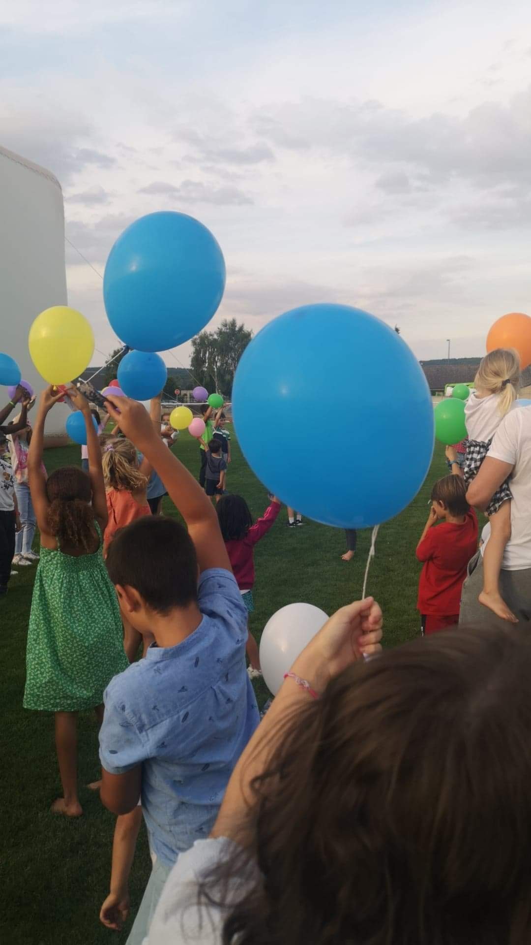 28 août Lâcher de ballons pour la Paix dans le Monde